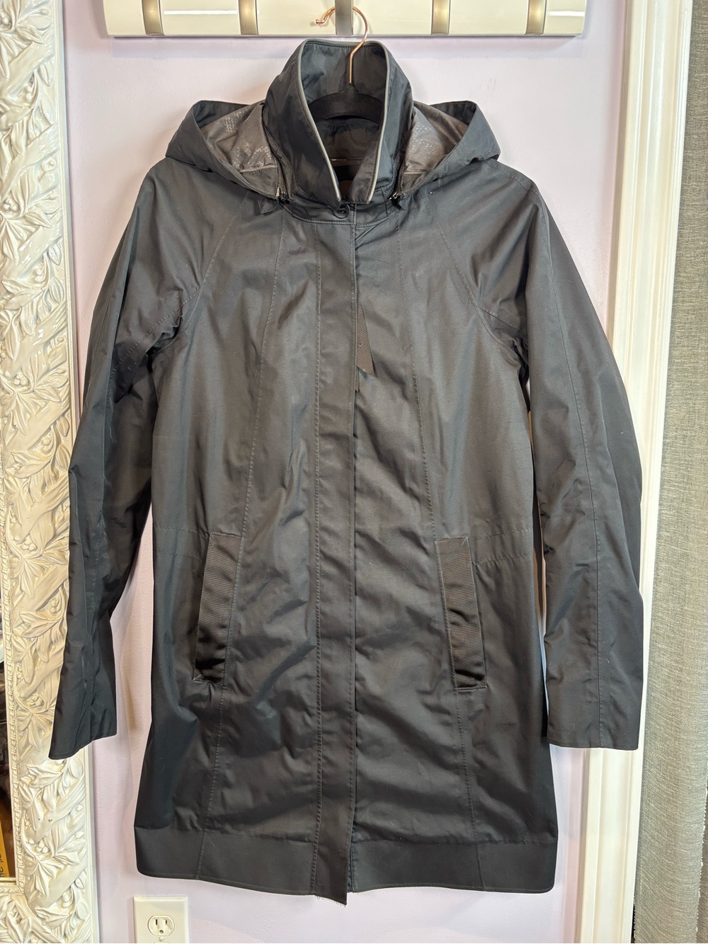 lululemon athletica Black Right in Rain Jacket Size 4 *READ DESCRIPTION*